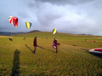 Yamaç paraşütü yer eğitimi